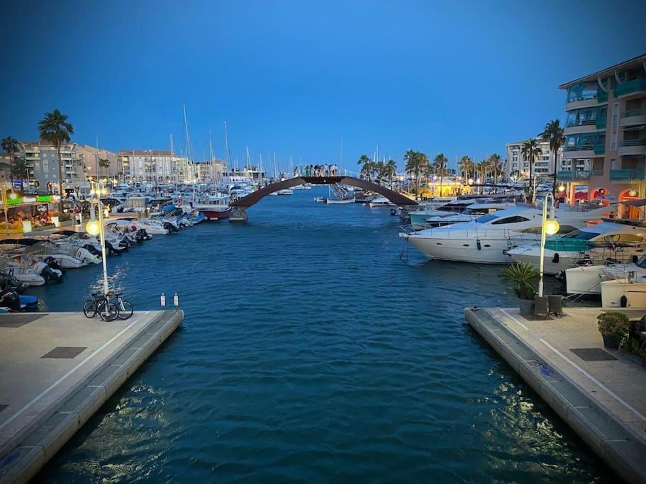 Port-Frejus, Le Paladien, Appartement 2 Pieces Climatise, Terrasse & Parking 외부 사진